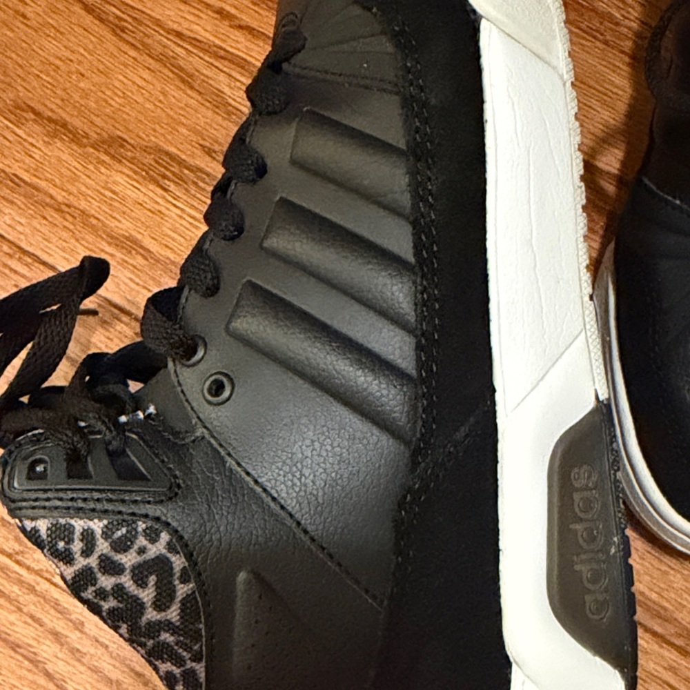 Women’s Size 7 adidas Black High-Top Sneakers with White Soles & Leopard Accent - Picture 12 of 12